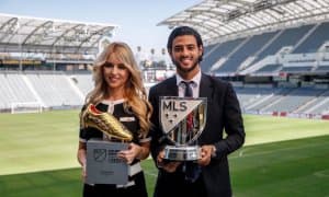 Karlos Vela MLSda Zlatan Ibragimovichdan ko‘p ovoz to‘plab yilning eng yaxshi futbolchisiga aylandi