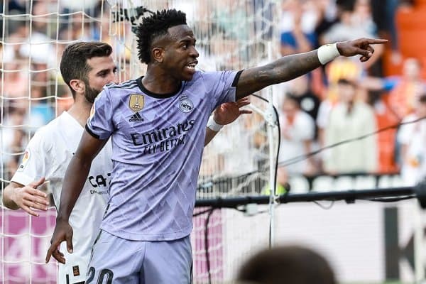 Винисиуснинг "Валенсия" билан ўйиндаги қизил карточкаси бекор қилинди. У бугун майдонга тушиши мумкин