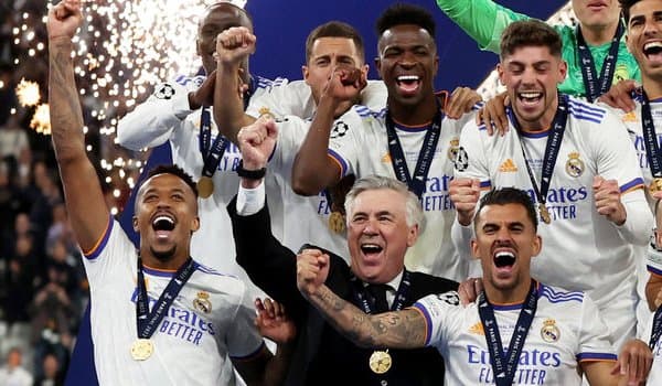 Бу ғалабадан кейин жамоада қолмасам бўлмайди!