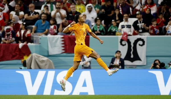 “Манчестер Юнайтед” Қатарда порлаётган юлдузни оляпти