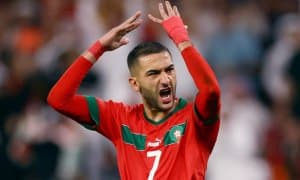 Зиеш Дзаньолонинг кетишини кутмоқда