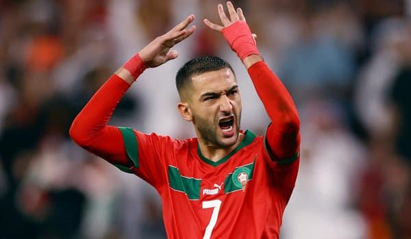 Зиеш Дзаньолонинг кетишини кутмоқда