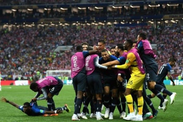 Франция ўз тарихидаги 2-чемпионликни қандай қўлга киритди? (видео)