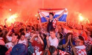 Хорватияликлар Англия устидан қозонилган ғалабани қандай нишонлашди? (видео)