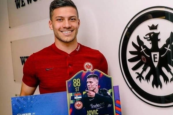 "Барселона" Йович учун курашдан вақтинча чиқишга қарор қилди