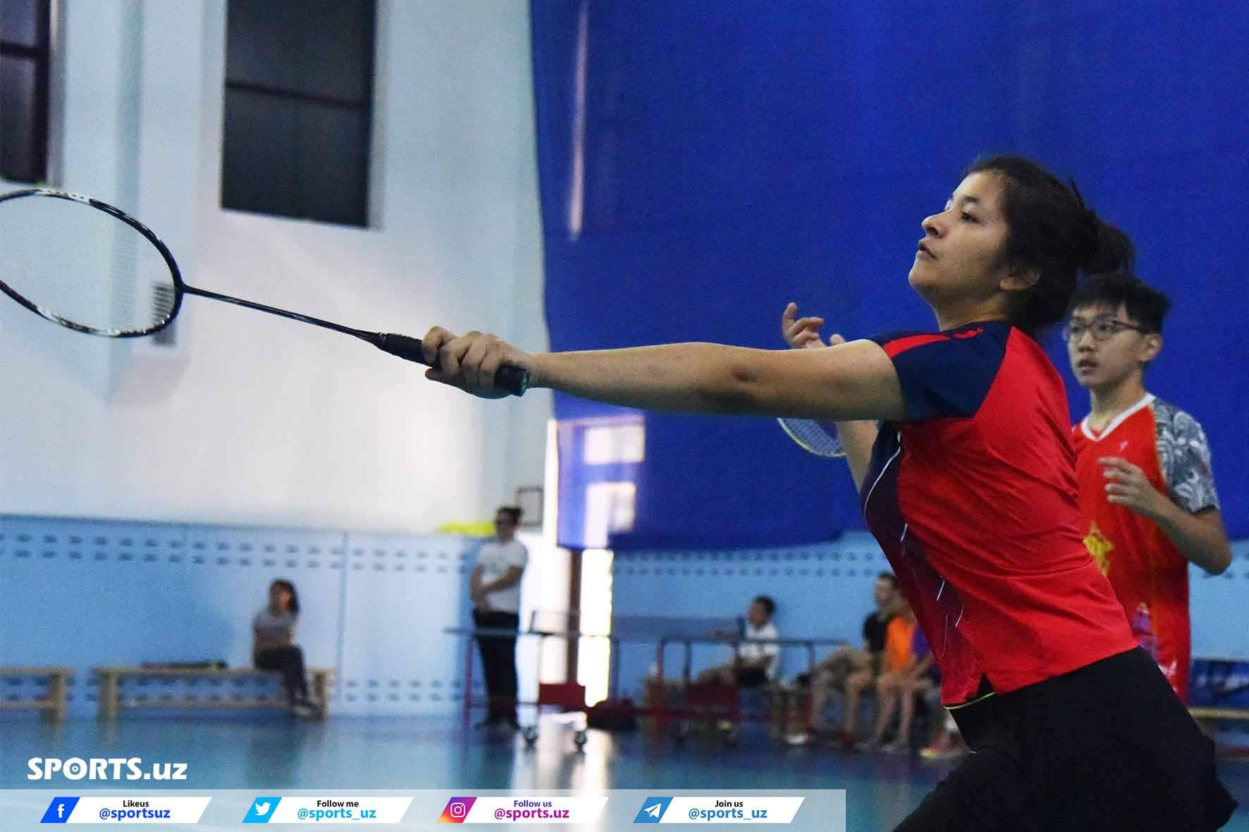 Бадминтон бўйича мусобақа (фото)